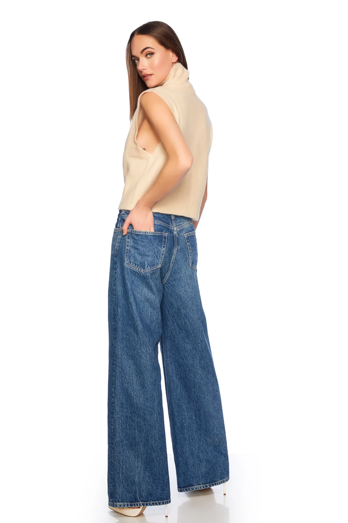 Mapache Mock Neck Vest
